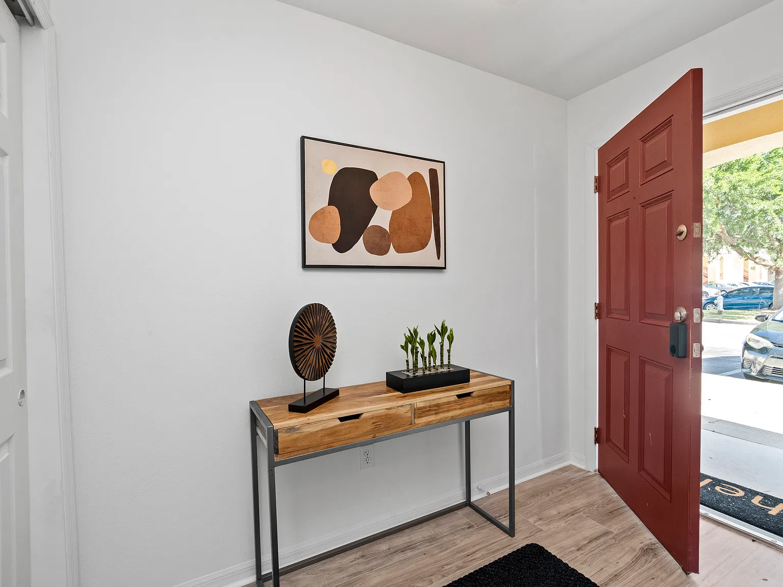 4 bed, $4,350 — Photo 2