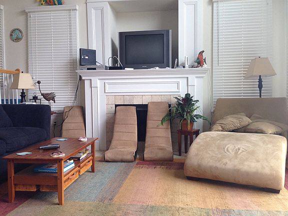 3rd image of 218 44th St #W