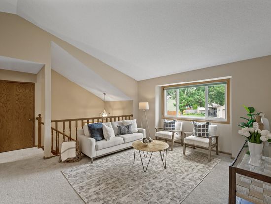 5933 Birchwood St, Shoreview, MN 55126