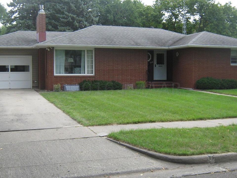 1st image of 1010 1st St S