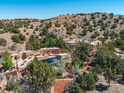 41 Estrada Calabasa, Santa Fe, NM, 87506