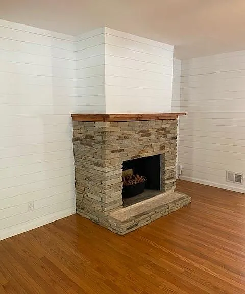 225 Thompson Pl — Photo 7