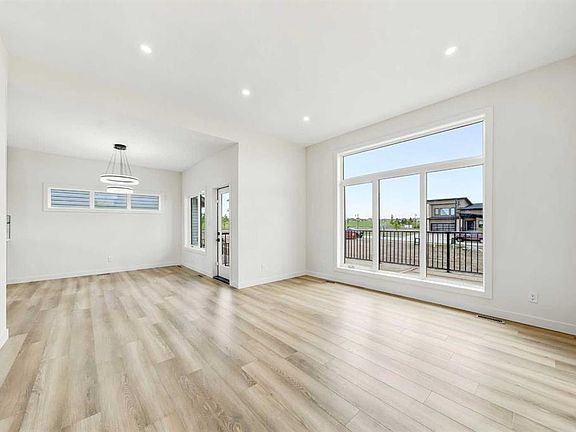 4th image of 13 N Tranter St