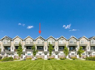 115 S Sagewood Dr SW #804, Airdrie, AB T4B 4V5