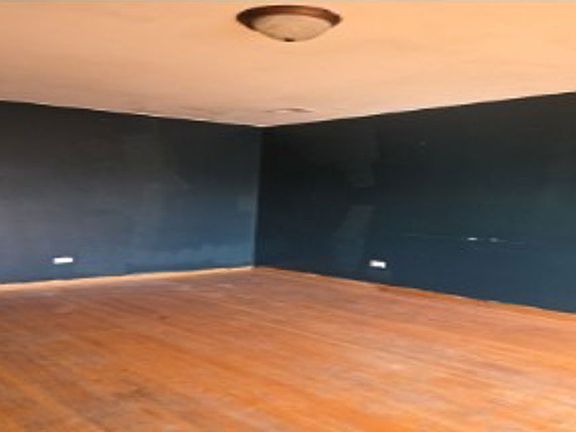 4th image of 366 Luella Ave