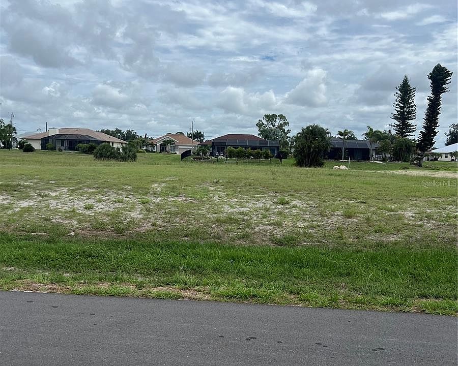 2nd image of 120 Mark Twain Ln
