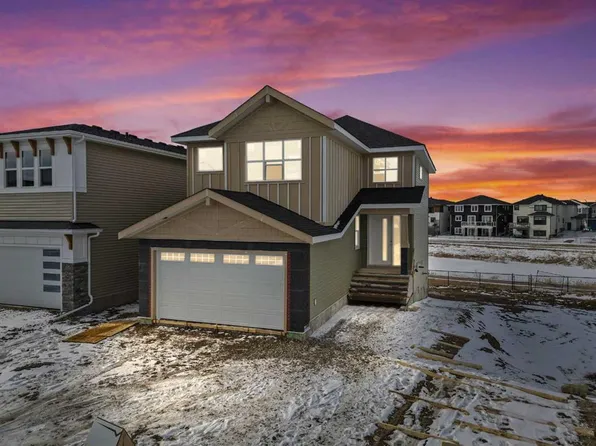 294 E Kinniburgh Loop, Chestermere, AB T1X 0T9