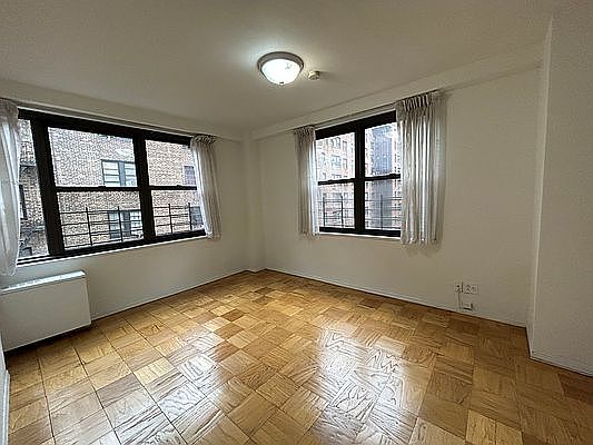 5th image of 305 E 40th St APT 11S