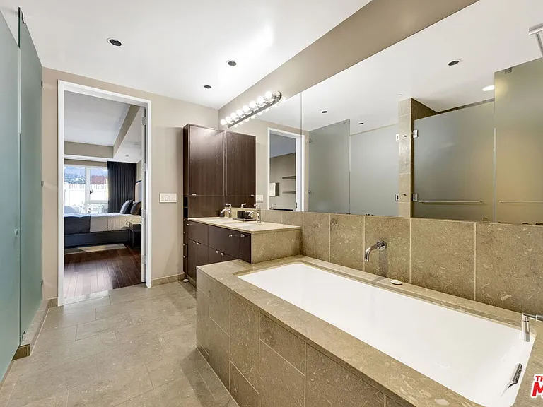 6250 Hollywood Blvd #6F — Photo 19