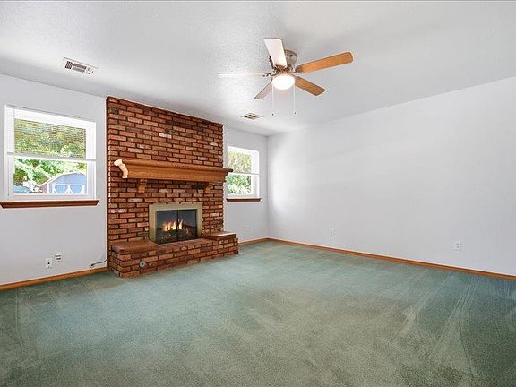 5th image of 8212 NW 33rd St