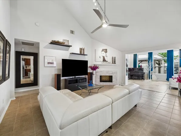 2802 White Sands Dr, Deer Park, TX 77536