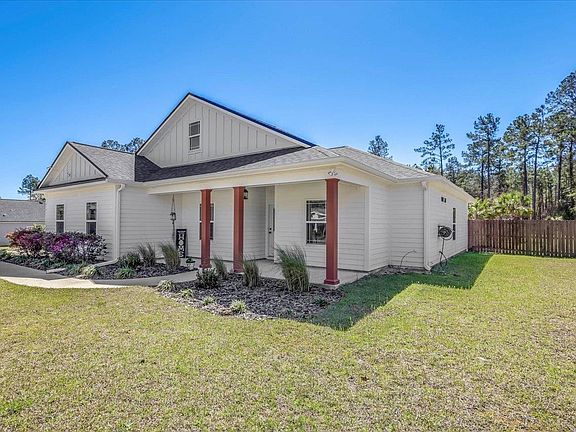 3rd image of 410 Parkside Cir