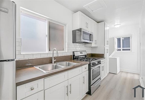 5th image of 621 S Soto St #621