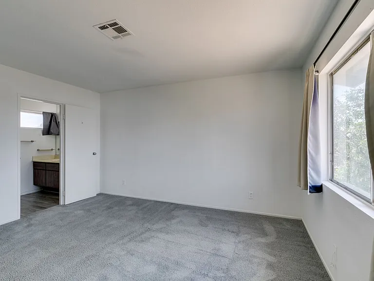 4335 Galore Ave — Photo 32