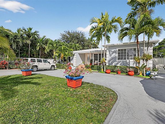 5th image of 341 S Biscayne River Dr