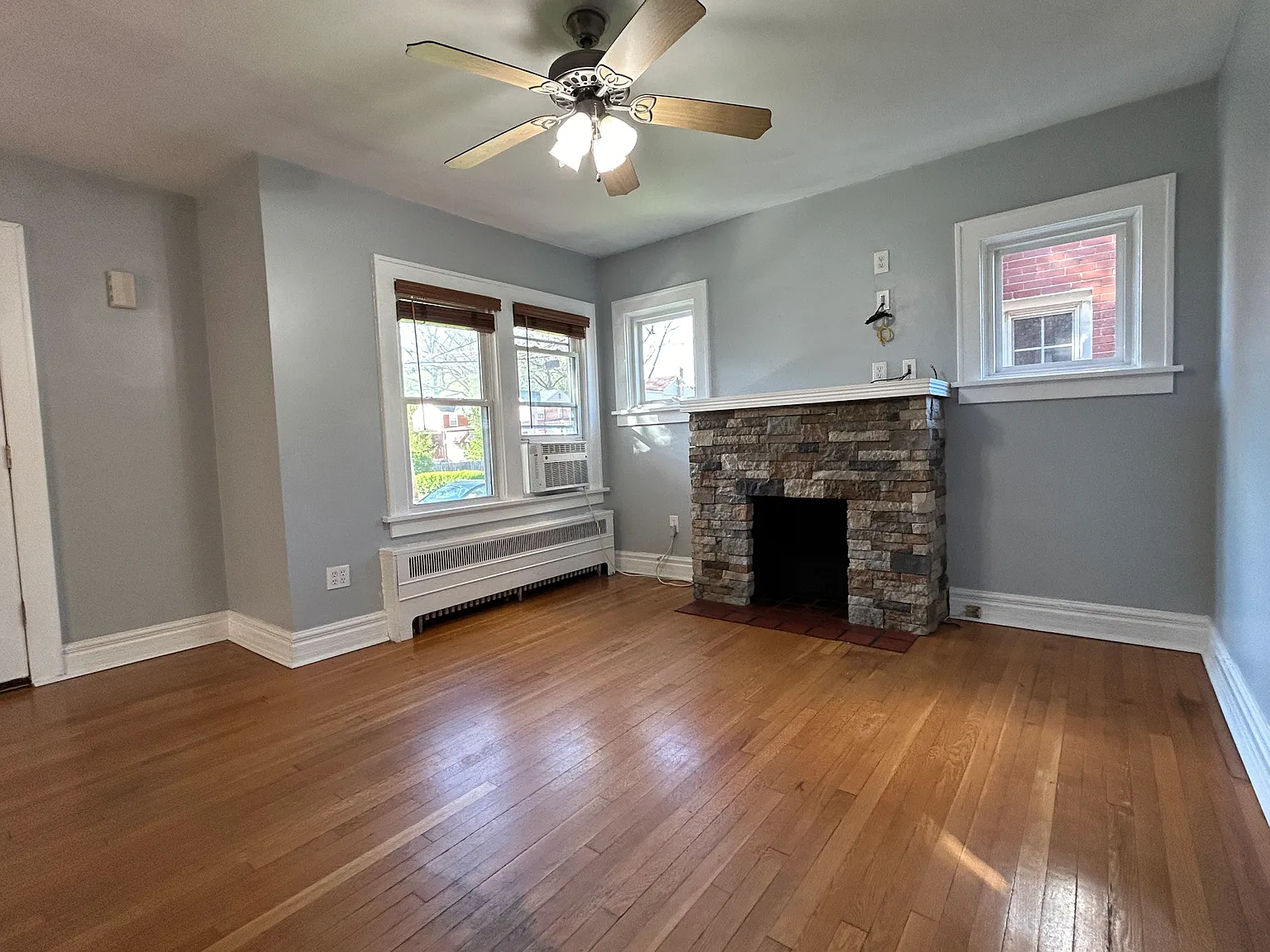 3 bed, 1092 sqft, $2,000 — Photo 4