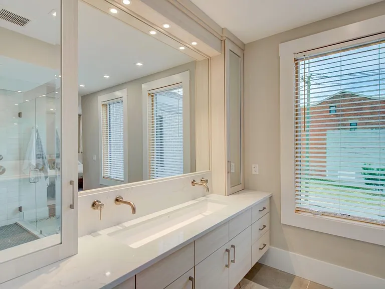 328 Mulberry St — Photo 16