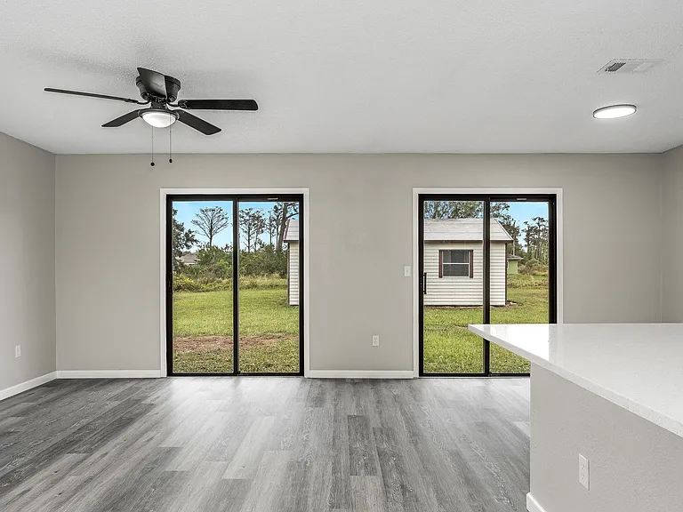 1430 Valerius St SE — Photo 15