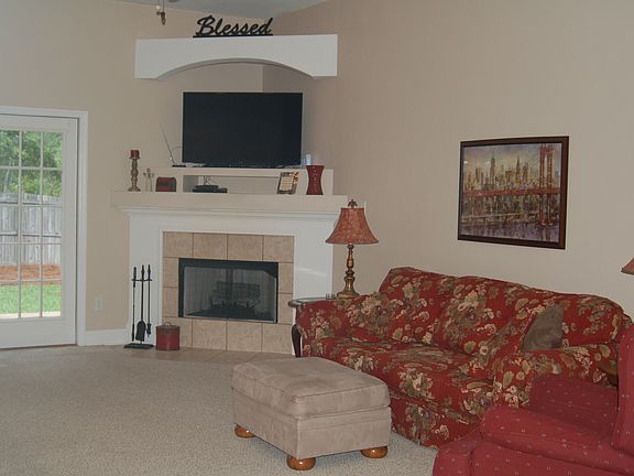3rd image of 8611 Milford Ct