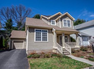 21 Horseshoe Dr, Saratoga Springs, NY 12866