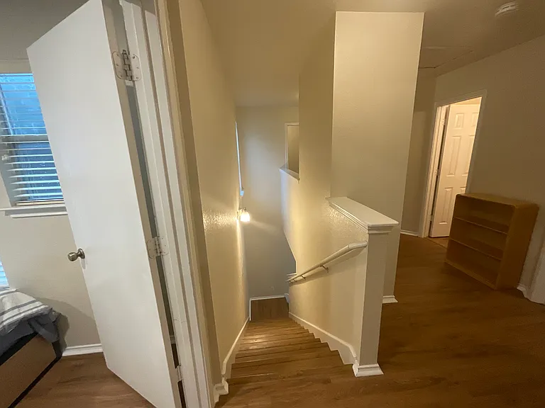 119 Adelaide Oaks — Photo 13