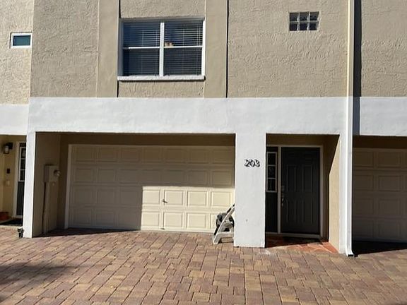 3rd image of 1109 Pinellas Bayway S APT 203