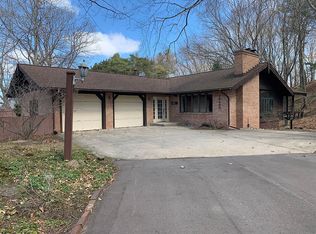 18450 Iroquois Dr, Spring Lake, MI 49456