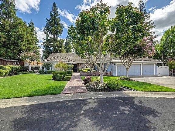 3rd image of 124 Gold Rock Ct