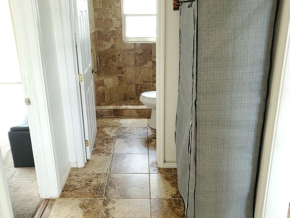 4th image of 4108 N Suwanee Ave #B