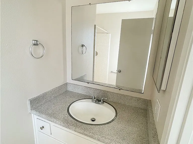 16701 Lynn Ln #16701C — Photo 23