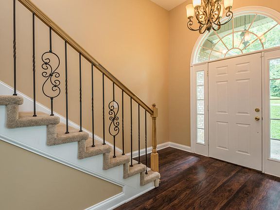 3rd image of 10844 Parkgate Ln