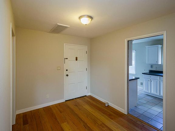 2nd image of 20 W 5th Ave