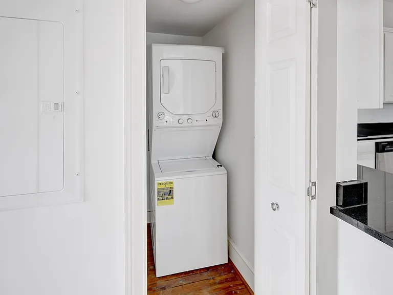 321 W Broughton St #7 — Photo 22