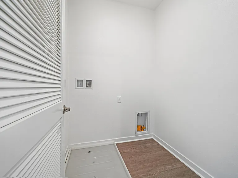 11048 Luminate Dr — Photo 22