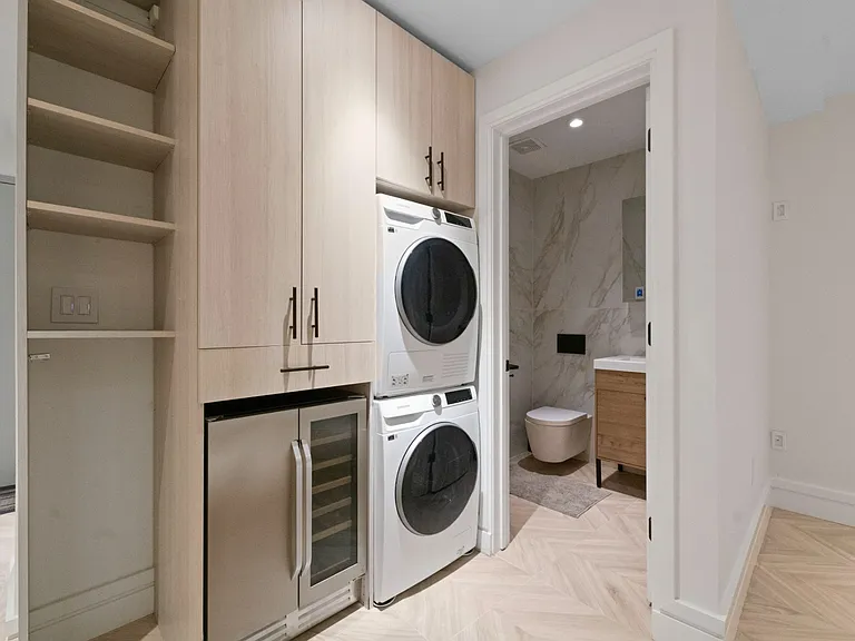 499 Van Buren St #1 — Photo 14