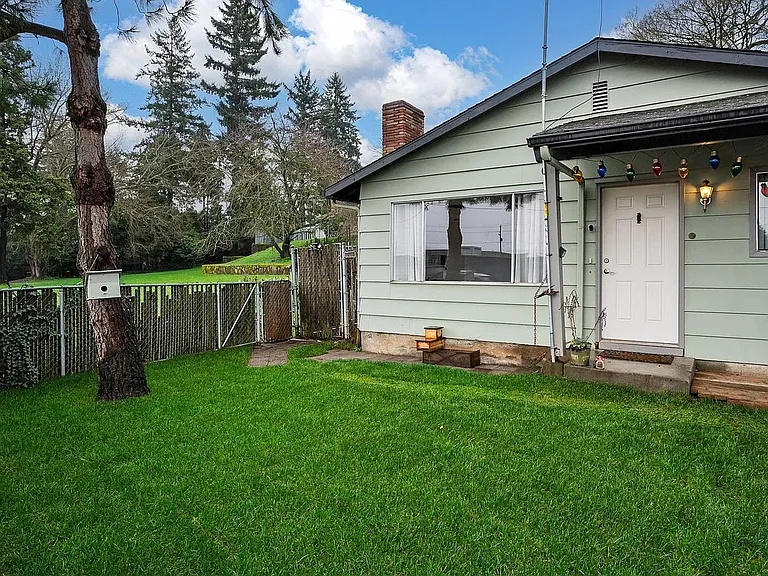 3660 NE Lombard St — Photo 21