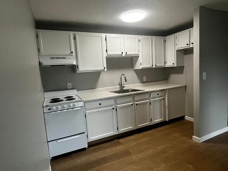142 S Main St #3C — Photo 10