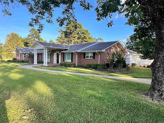 4th image of 204 Roosevelt Dr