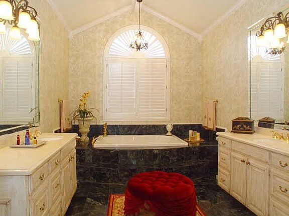 4th image of 1817 Watermill Ct