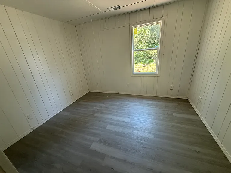 250 Robin Hood Ln — Photo 9