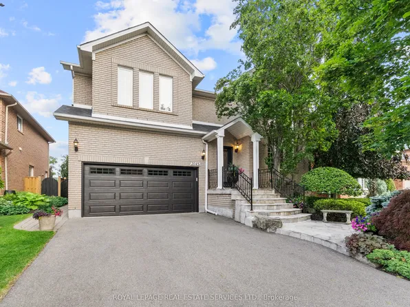 2045 Rosemount Cres, Oakville, ON L6M 3P5