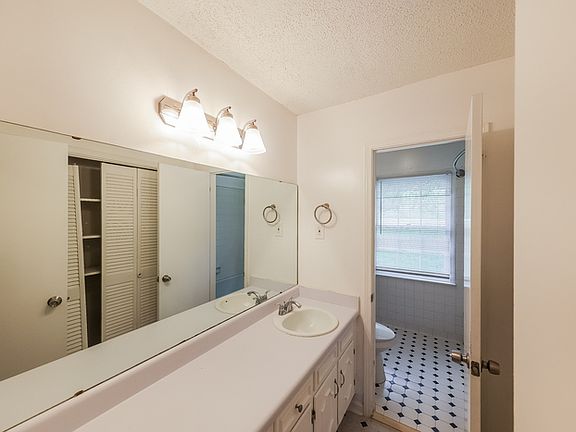 5th image of 4116 4th Ave E