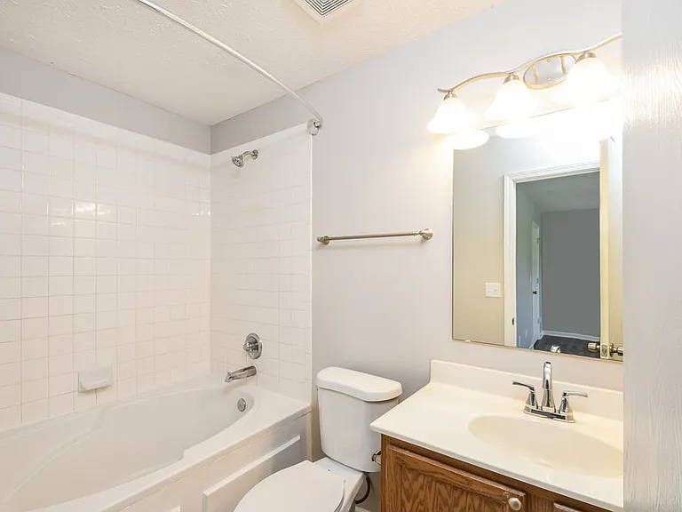 1295 Spring Lake Dr — Photo 11
