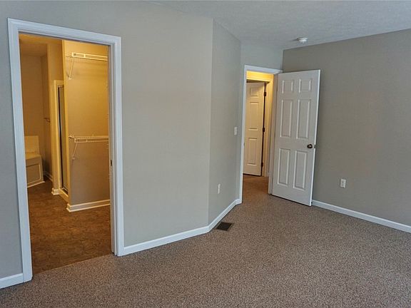 3rd image of 3015 Kittering Rd