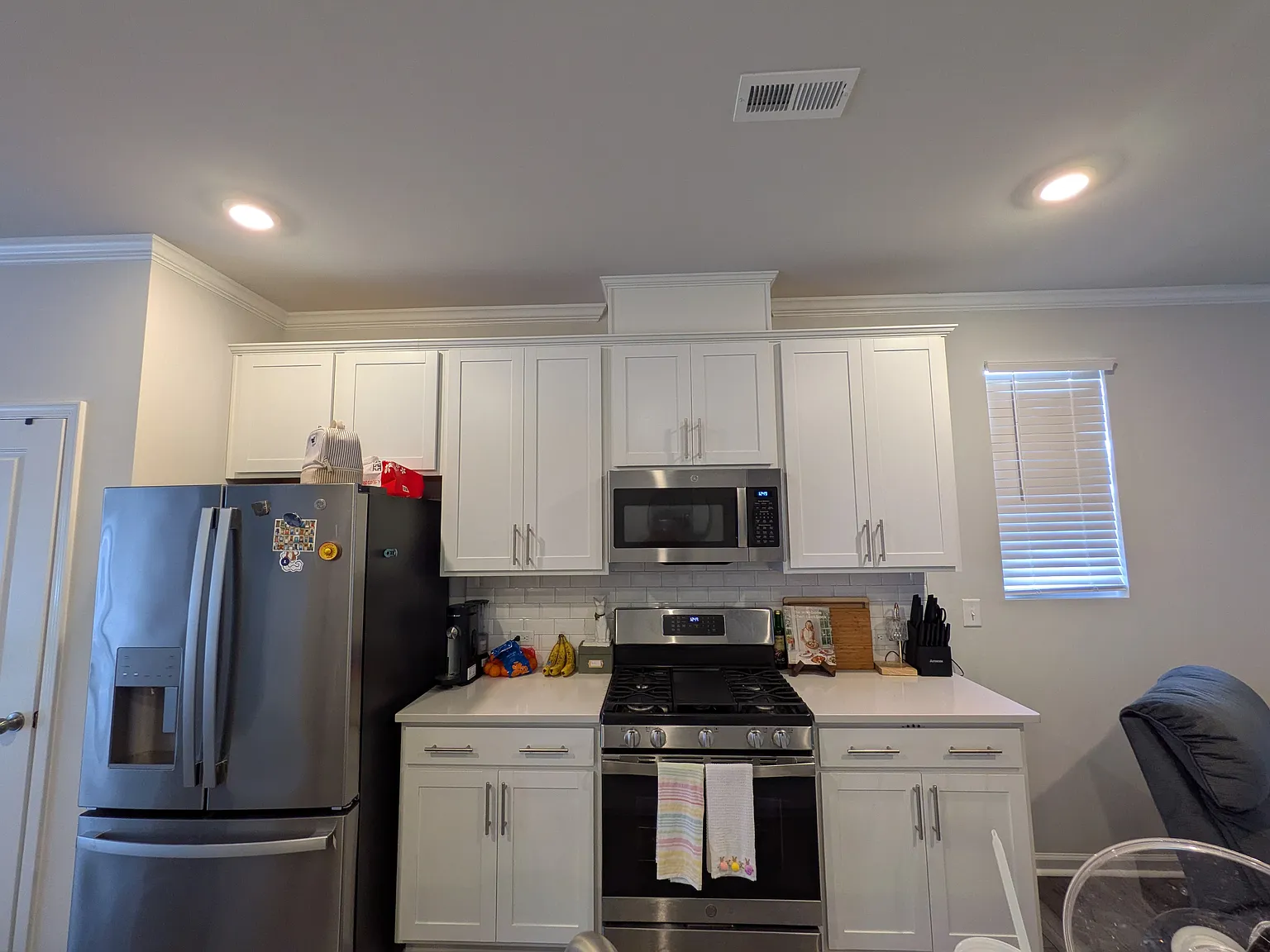 3 bed, 3.5 bath, 1804 sqft, $2,045 — Photo 2