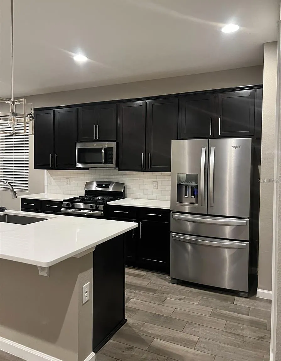 4 bed, 2058 sqft, $2,250 — Photo 4