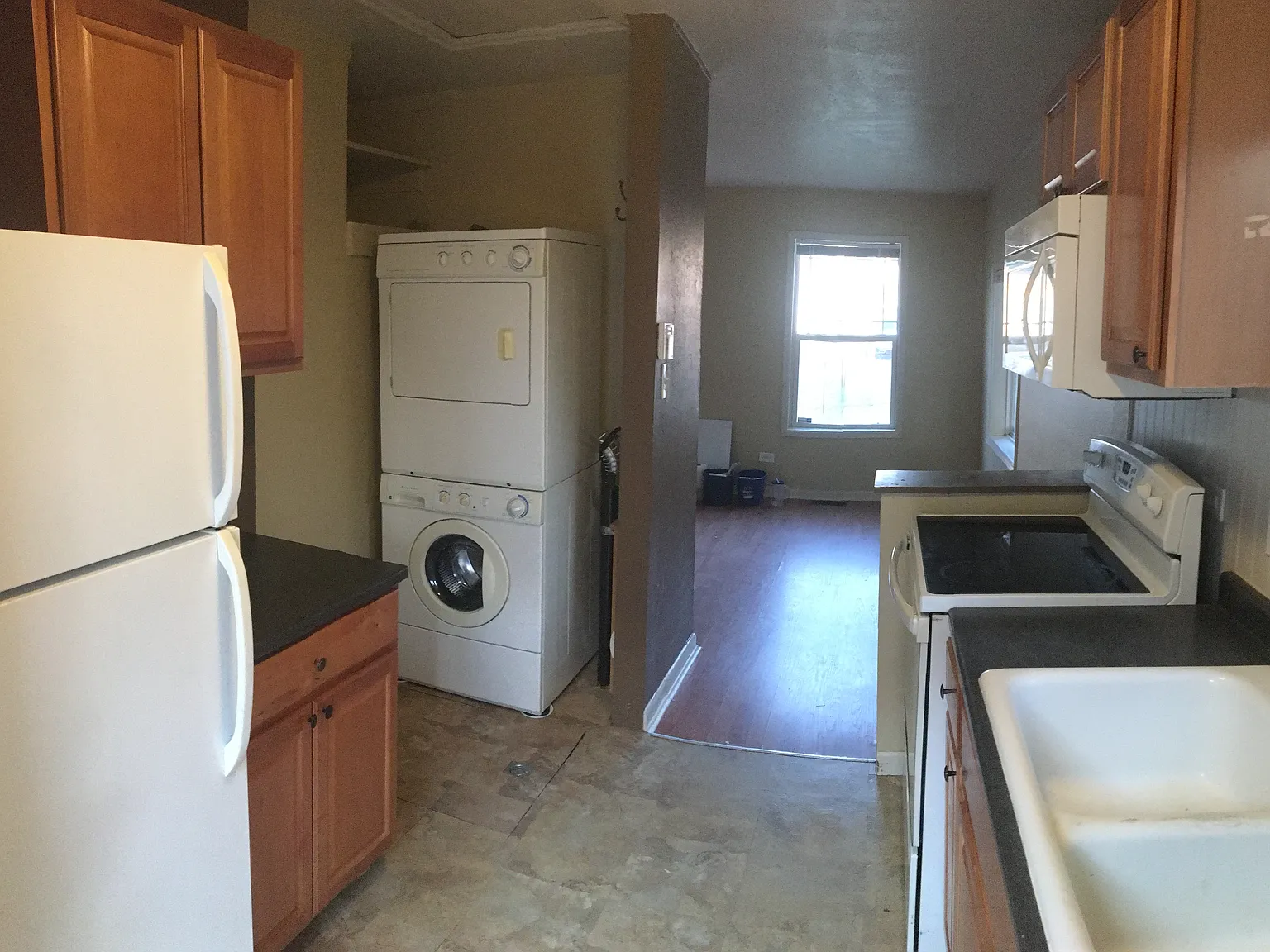 2 bed, 625 sqft, $1,845 — Photo 2