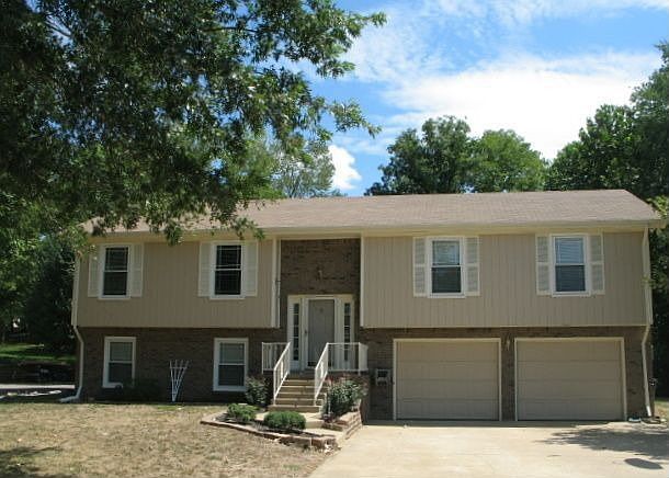 1st image of 1325 Oak Hill Dr