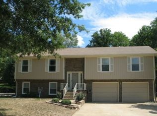 1325 Oak Hill Dr, Clarksville, TN 37040