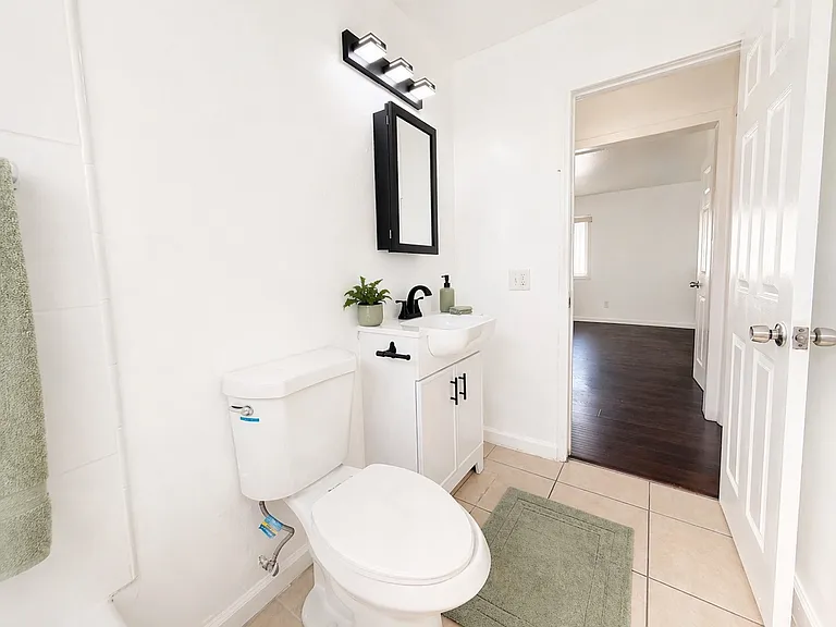 1216 E 56th St #1 — Photo 7